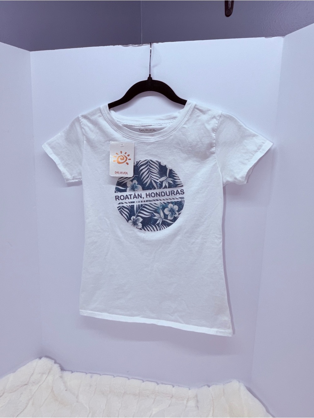 Del Sol - Kids XL - White T-Shirt with Blue Tropical Print - Roatán Honduras